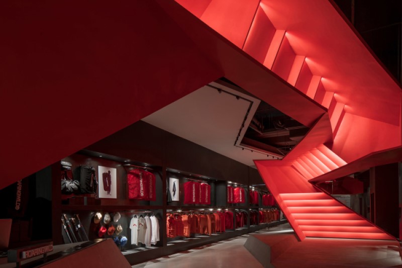 杭州小型服装店如何装修设计（杭州小型服装店装修设计案例）